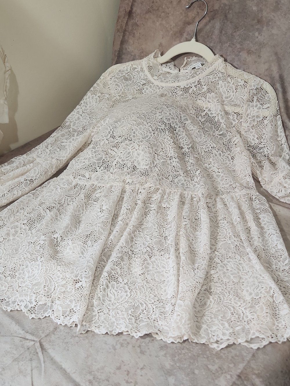 Ophelia Roe Women's Cream Lace Blouse - Full Cuff Sleeve